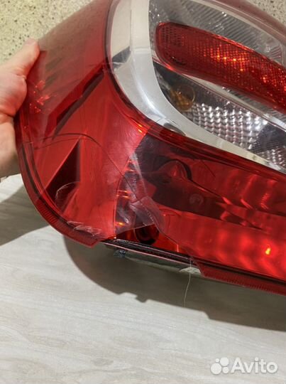 Задний левый фанарь гранта fl универсал