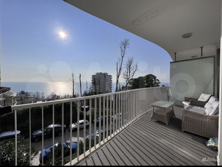 3-к. квартира, 110 м², 1/30 эт.