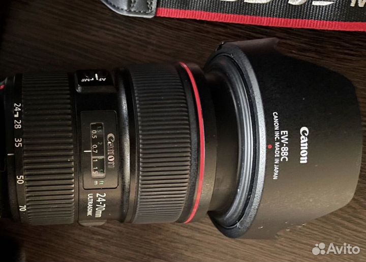 Зеркальный фотоаппарат Canon 5D Mark IV