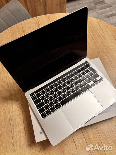 Apple macbook pro 13 2020 m1 8gb 256