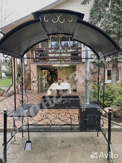 Мангал с крышей