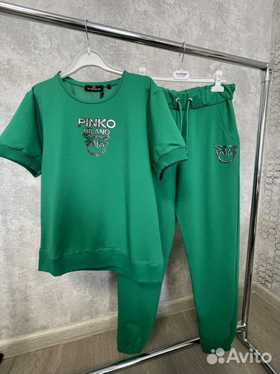 Костюм женский