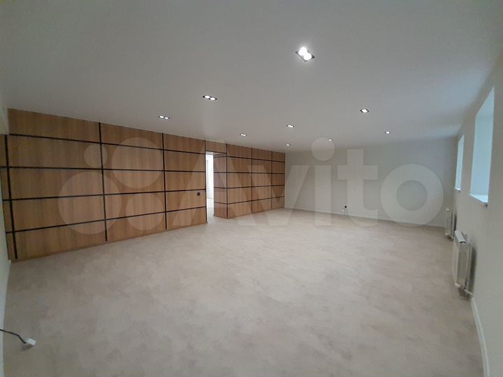 Под офис - склад, салон красоты (рядом с метро)