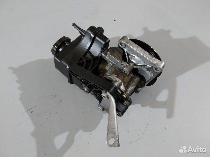 Насос гур Mercedes E-Class W207 OM651