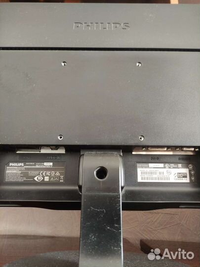 Монитор Philips 22