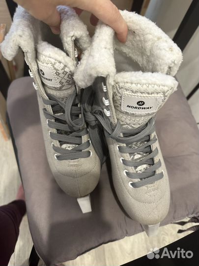 Коньки фигурные 37 размер