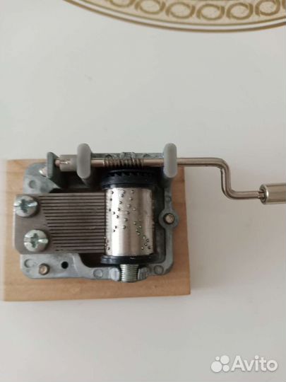 Миниатюрная шарманка