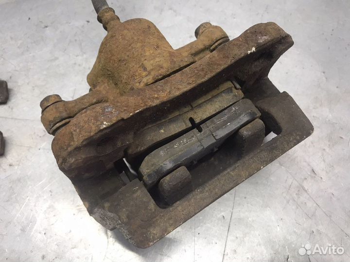 Суппорт задний правый Kia Magentis 2002 г.в