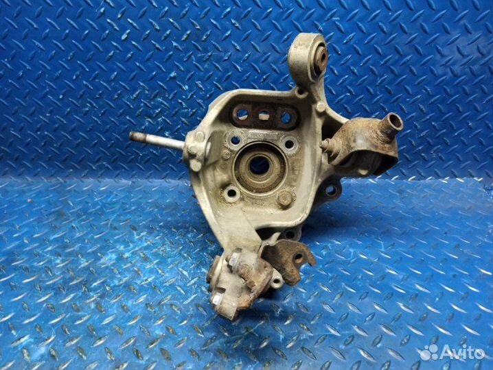 Кулак ступица задний левый Honda Crosstour