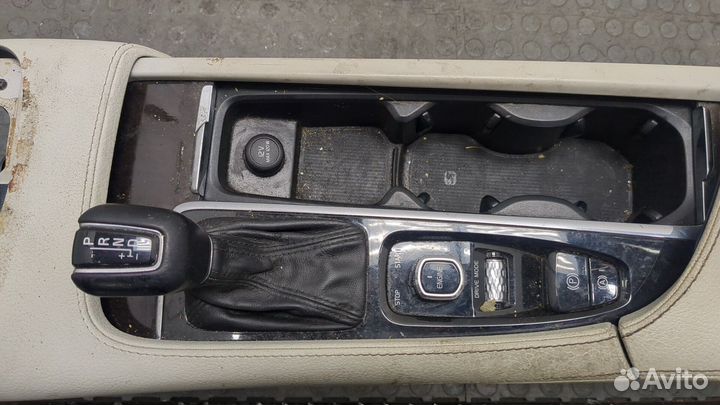 Консоль салона Volvo XC90, 2017