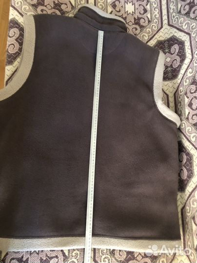Безрукавка с капюшоном 56размер