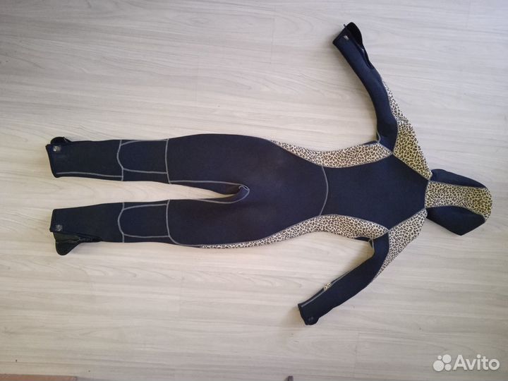 Гидрокостюм женский 9 мм. для подводной охоты