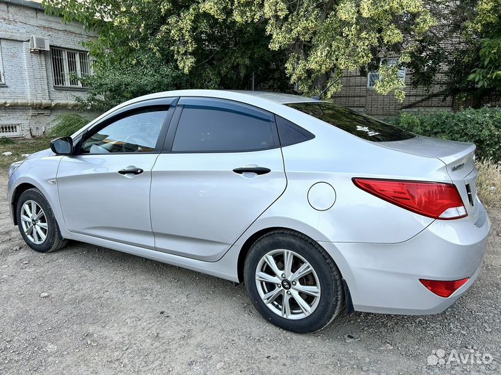Hyundai Solaris 1.4 AT, 2015, 176 000 км