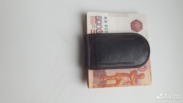 Магнитная защелка для банкнот