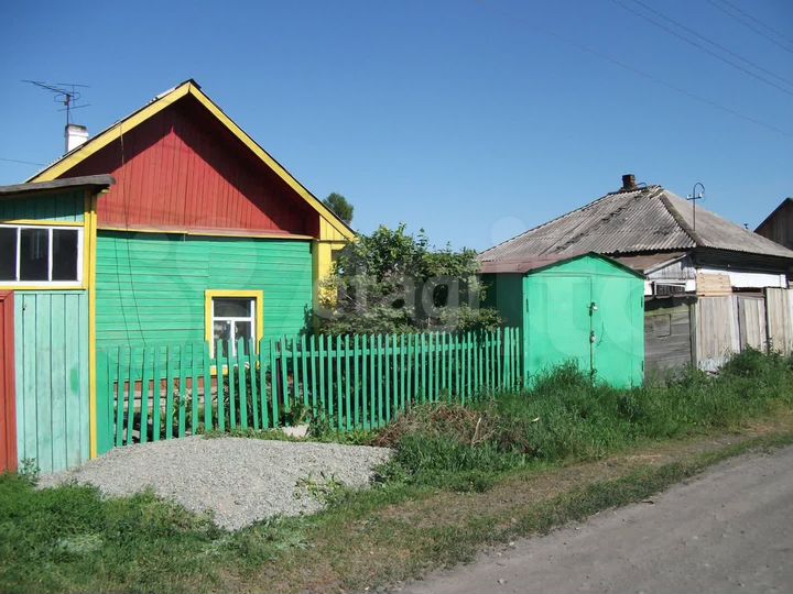 Дом 27 м² на участке 5 сот.