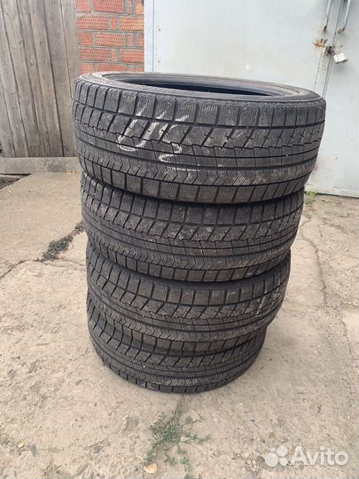 Bridgestone Blizzak VRX 245/45 R19