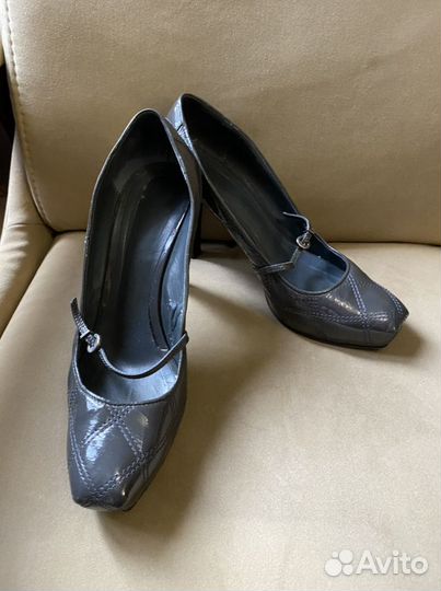 Туфли с пепонкой