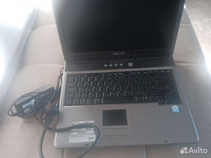Ноутбук Asus A9RP 1024х768 1.6 ггц 512 Мб озу
