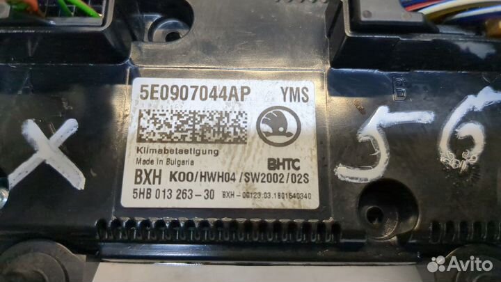 Переключатель отопителя Skoda Octavia (A7)