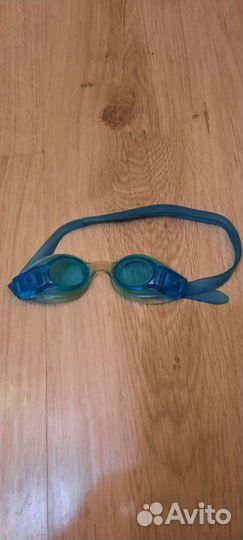 Очки для подводного плавания