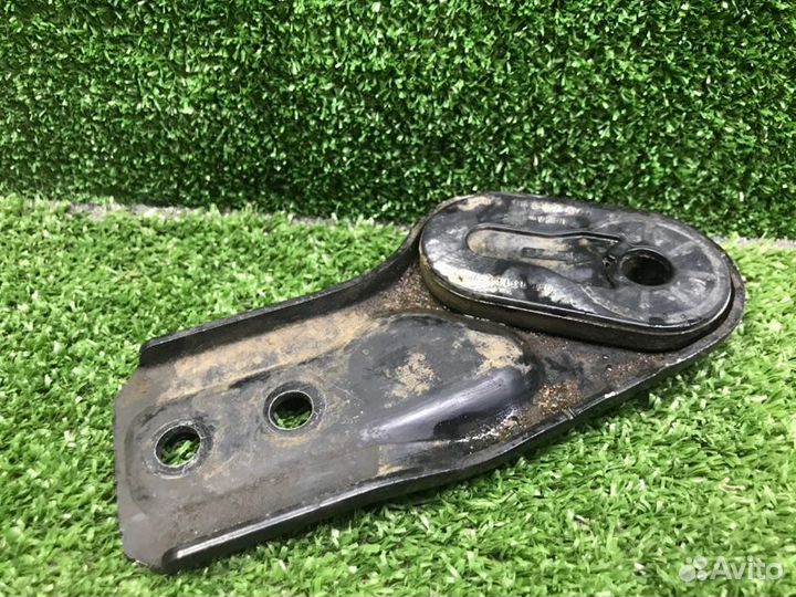 Кронштейн радиатора Opel Astra H Z16XER 2007