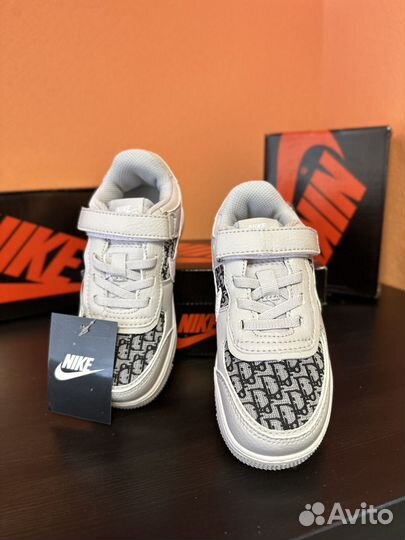 Кроссовки nike dior для девочки 30 31