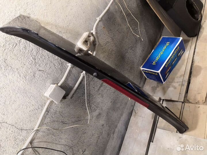 Спойлер верхний BMW E53 в сборе