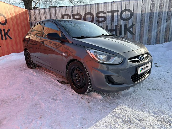 Hyundai Solaris 1.6 AT, 2011, 215 133 км