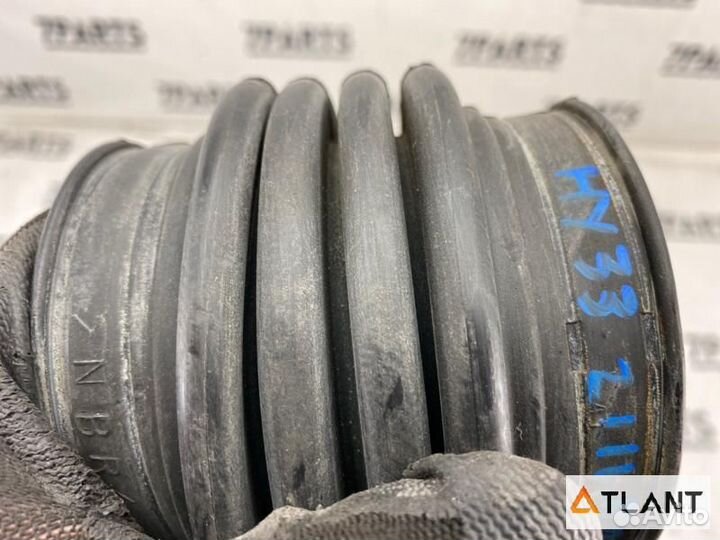 Патрубок воздушн.фильтра nissan gloria