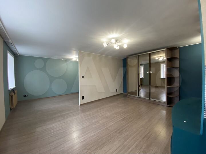 2-к. квартира, 43 м², 1/5 эт.