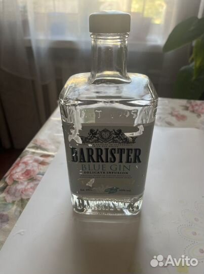 Пустые бутылки из под алкоголя