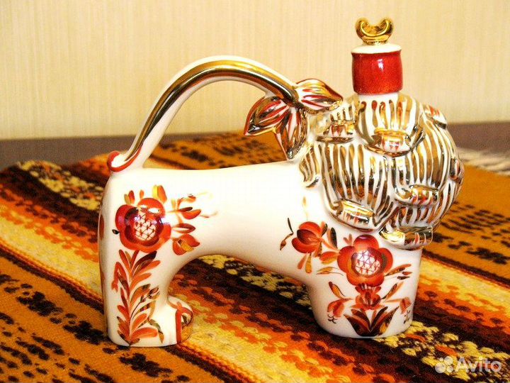 Графин Лев красный фарфор Штоф лфз
