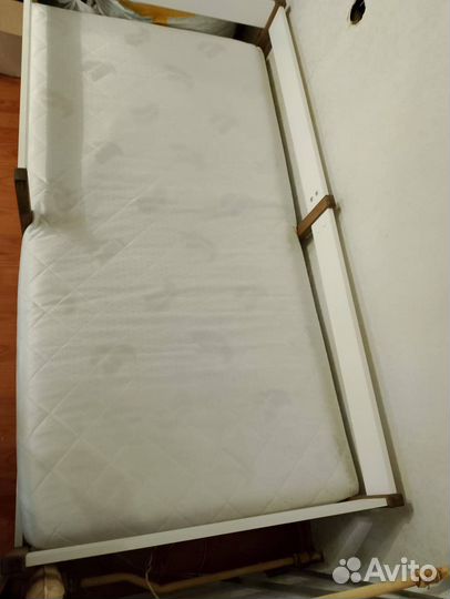 Кроватка детская с матрасом