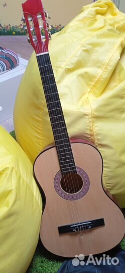 Акустическая гитара