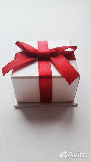 Подарочная коробочка для кольца, кулона, подвески