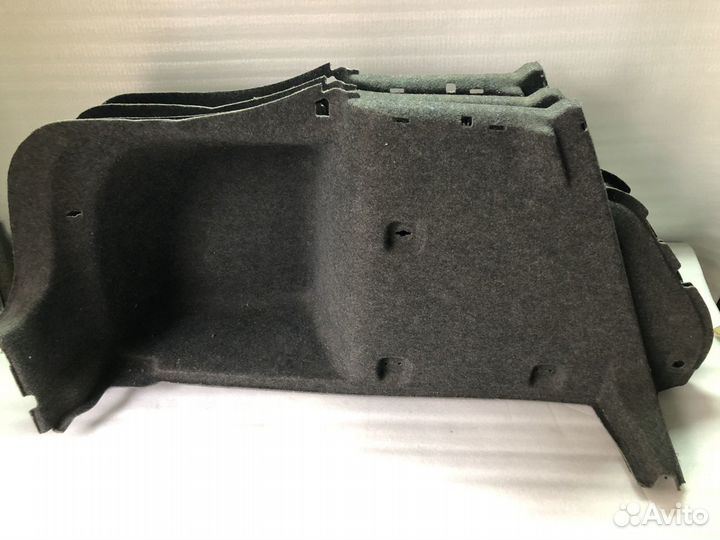 Обшивка багажника левая Skoda Octavia 2015