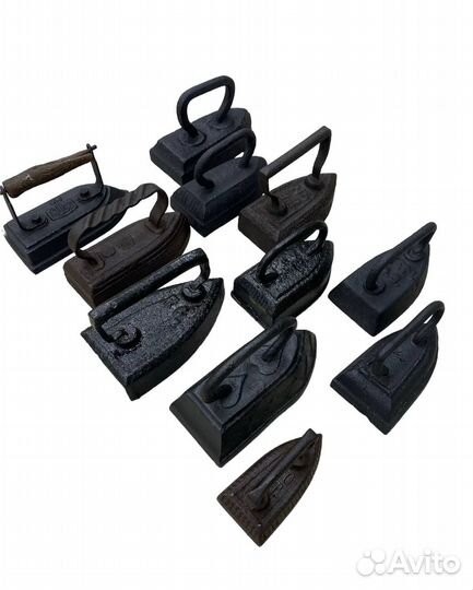 Старинный утюг на углях