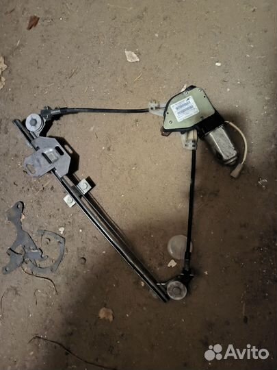 Крышка передняя Опель астра j 1.4 a14net