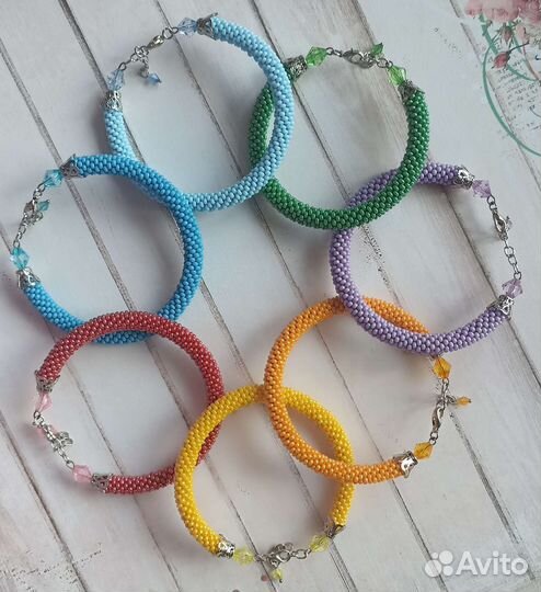 Браслет жгут из бисера