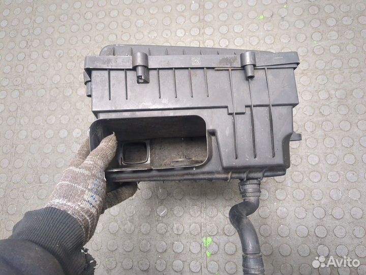 Корпус воздушного фильтра Skoda Octavia (A7)