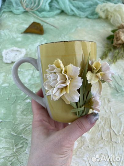 Кружка с декором из полимерной глины