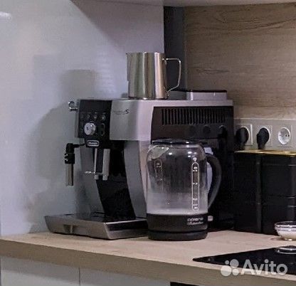 Кофемашина Delonghi ecam 250.23.SB