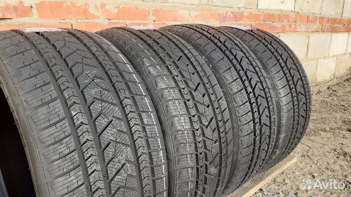 Tourador Winter Pro TSU1 245/45 R18 и 275/40 R18 100V