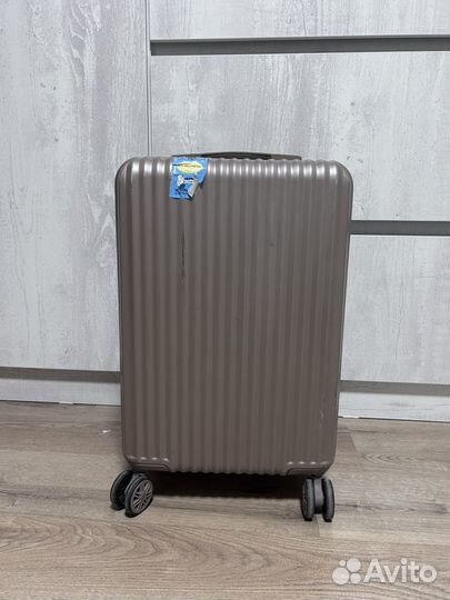 Чемодан на колесах