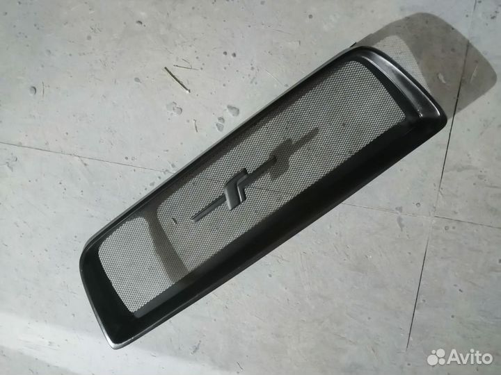 Решетка радиатора Subaru