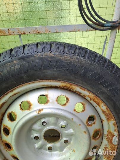 Bridgestone Ice Cruiser 7000 205/60 R16 92T