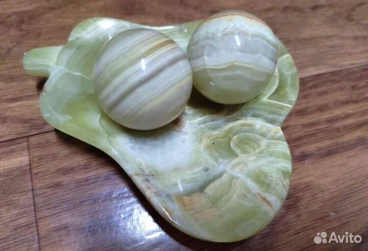 Для медитации массажа шары оникс на подставке