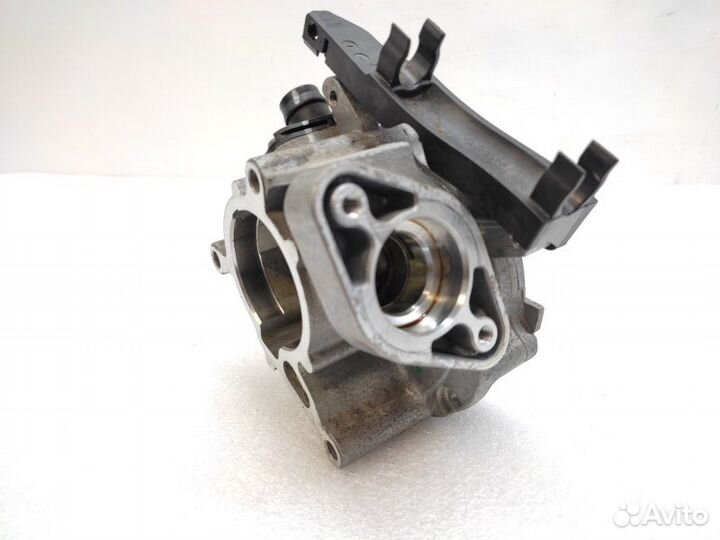 Насос вакуумный Audi A6 C7 1.8 CYG 2018