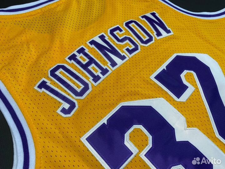 Джерси Мэджик Джонсон (нашивка) жел