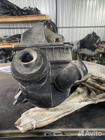 Ауди 80 Б4 корпус возушного фильтра